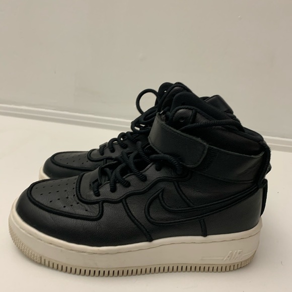 Nike - Picture 3 of 9